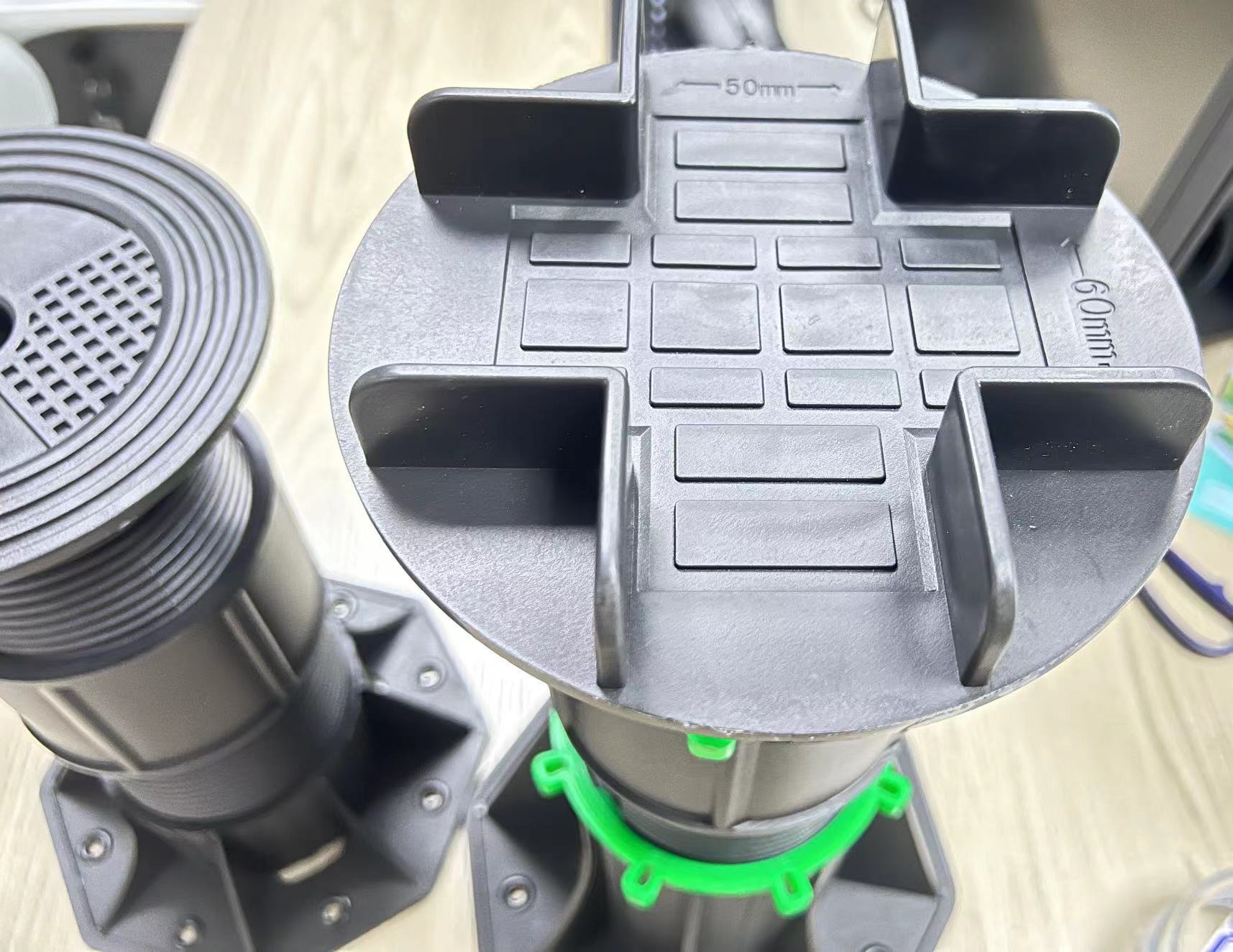 S&auml;&auml;dett&auml;v&auml; jalusta