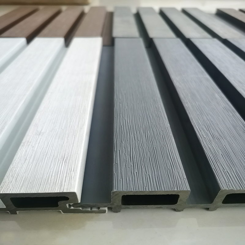 Vedenpit&auml;v&auml; koekstrudoitu WPC-ulkoverhous