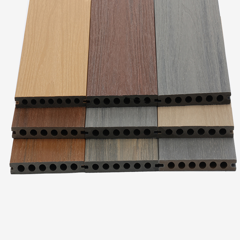 Onko komposiittikansi liukas märkä?