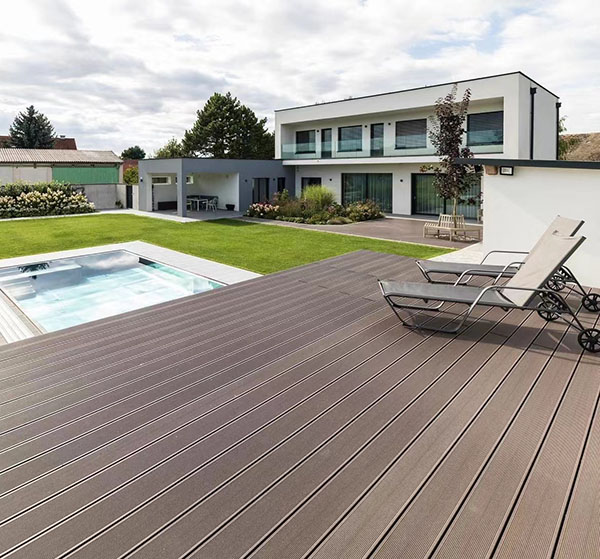 Ensimmäisen sukupolven ja koekstrudoidun WPC-lattian vertailu: ominaisuudet ja erot