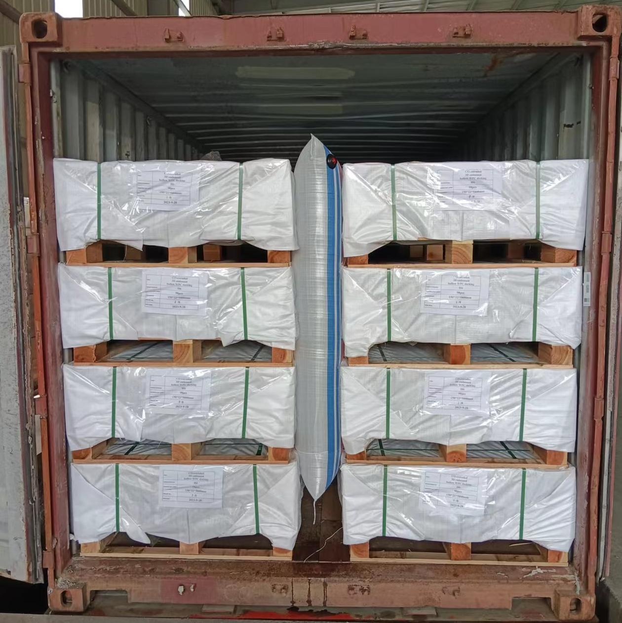 WPC -sein&auml;paneelit