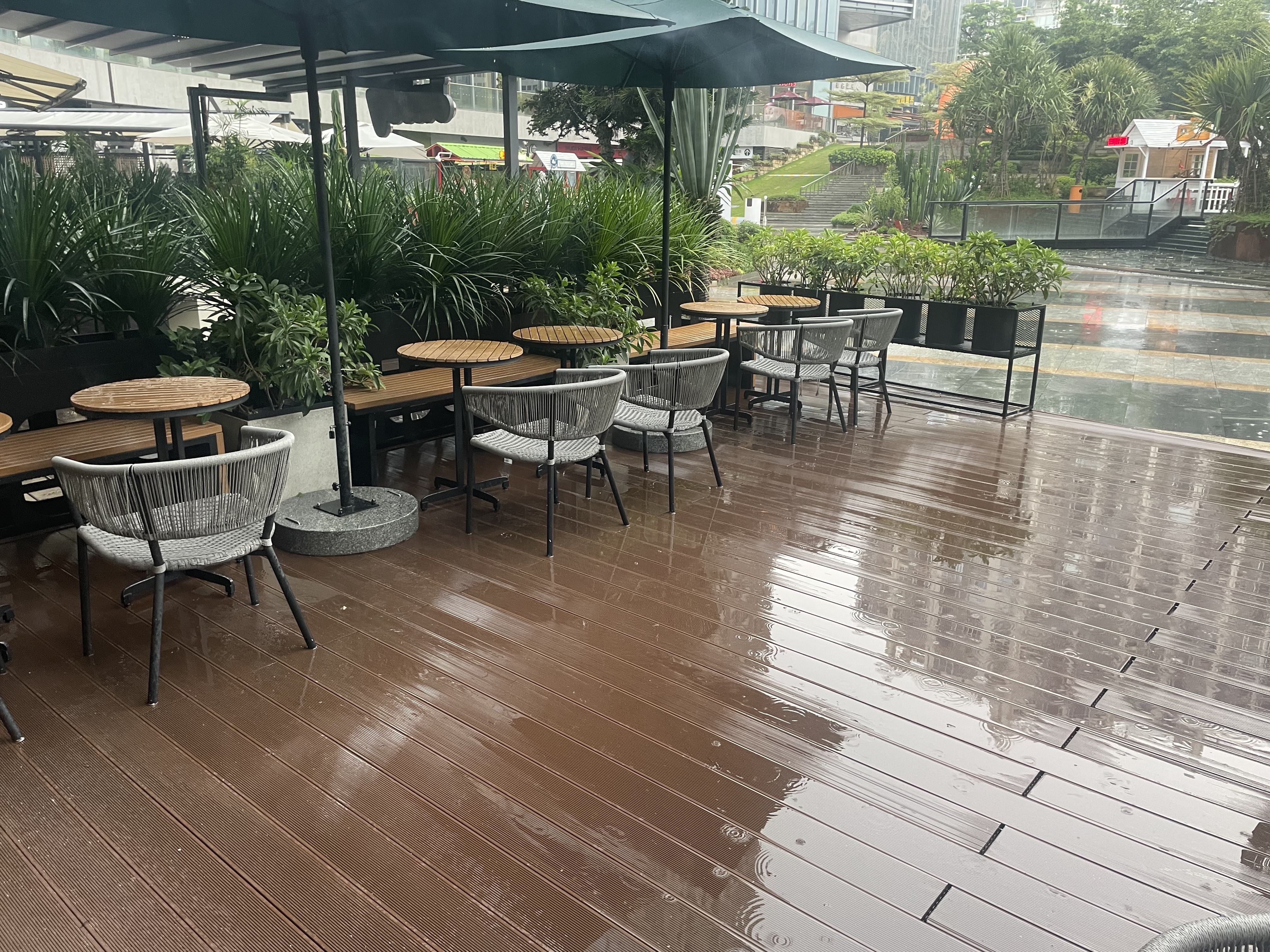 Onko wpc-terassilauta vedenpitävä?