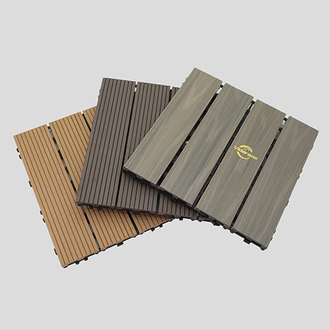 Saako komposiittikansi helposti naarmuja?